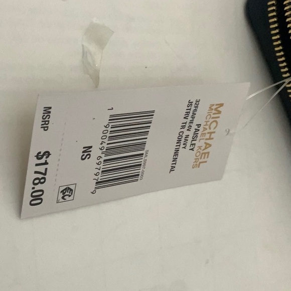 Michael Kors-Paisley Continental Jet set Wristlet. Approx. 4”x8.5”-Retail 178 - Picture 5 of 5